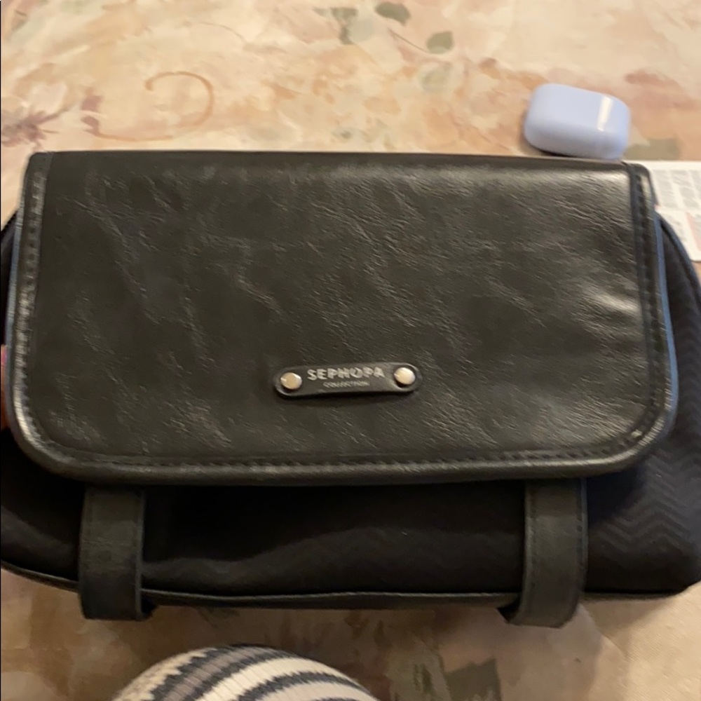 Make up carrier